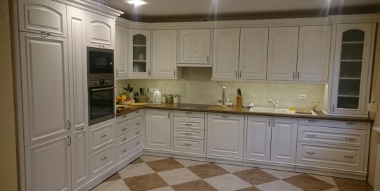 traditional-kitchen-custom-carpentry-16